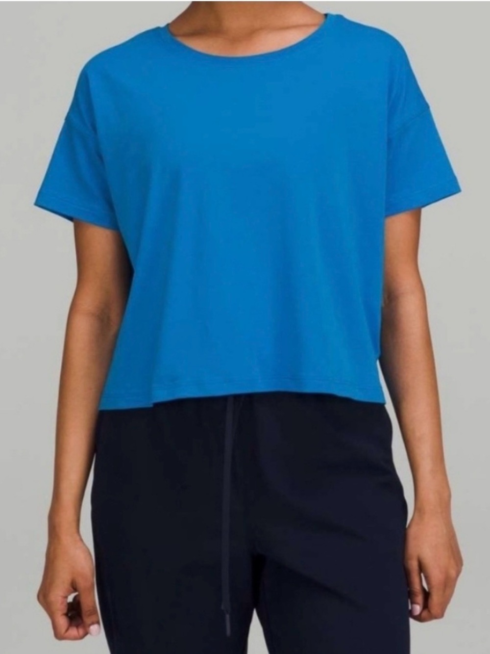 Lululemon blue cropped t shirt